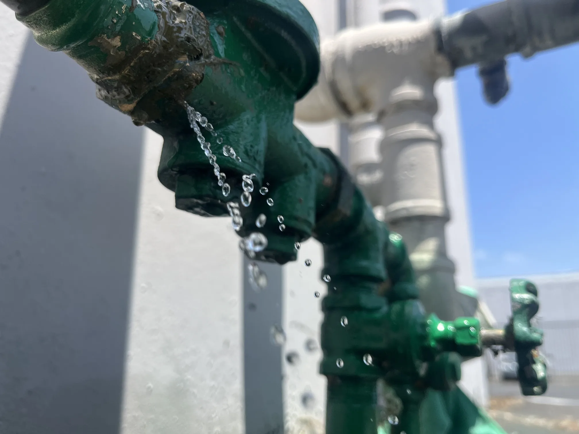 Commercial plumbing valve system maintained under maintenance program